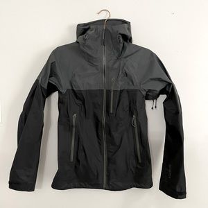 The North Face Gore-Tex Rain Shell
